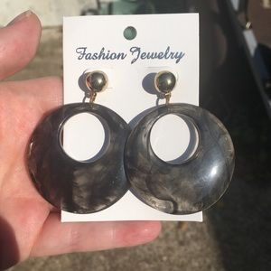 NWT! Black Smokey acrylic hoop dangle earrings